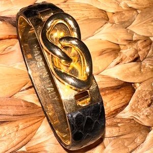 Vintage bangle made in Italy